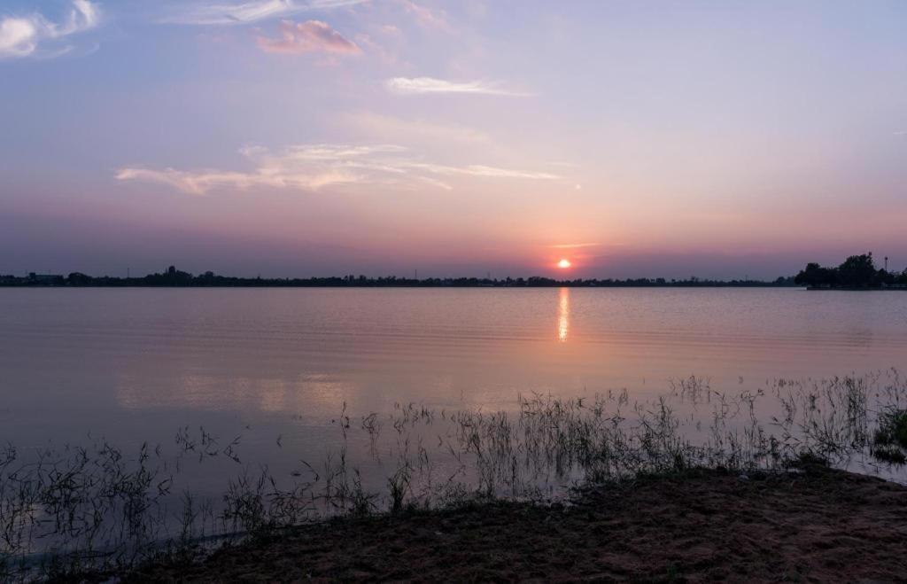 Ingtara Hotel Khon Kaen Dış mekan fotoğraf