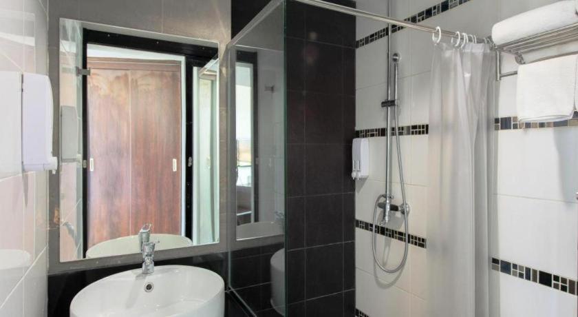 Ingtara Hotel Khon Kaen Dış mekan fotoğraf